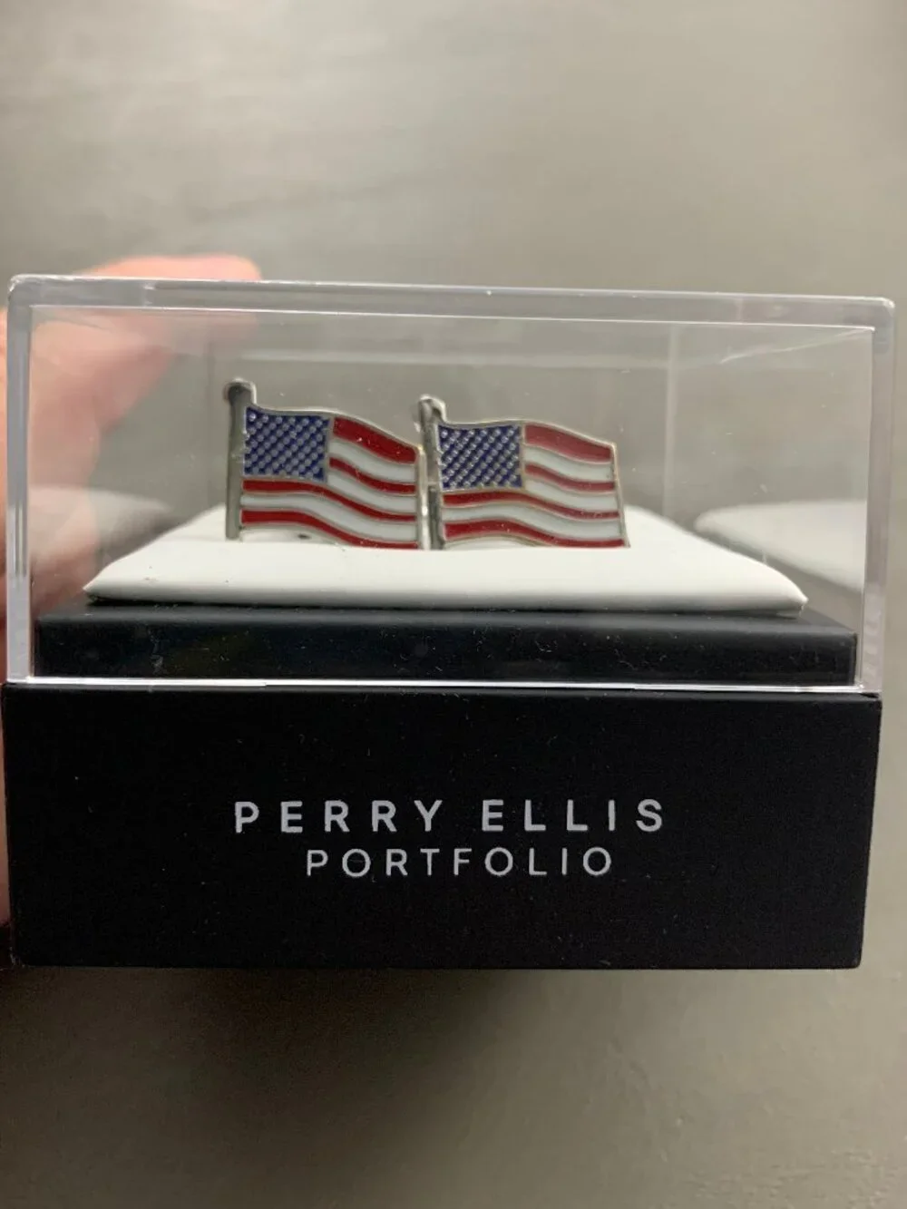 Perry Ellis Portfolio Men's Whale Back Patriotic American Flag Novelty Cufflinks